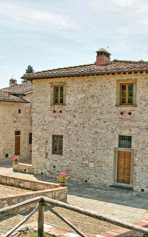 Le Fonti: Building Exterior