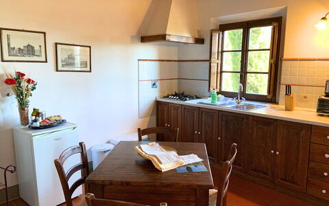 Accommodation Le Fonti 5: Dining Room, Kitchen