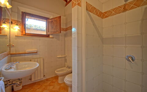 Accommodation San Donnino 3: Bathroom