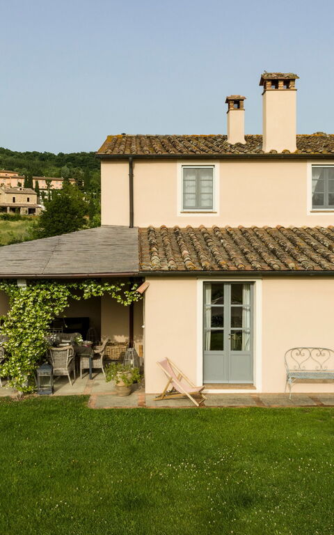 Villa Danilo: Balcony / Terrace / Patio, Building Exterior, Garden, Outdoor