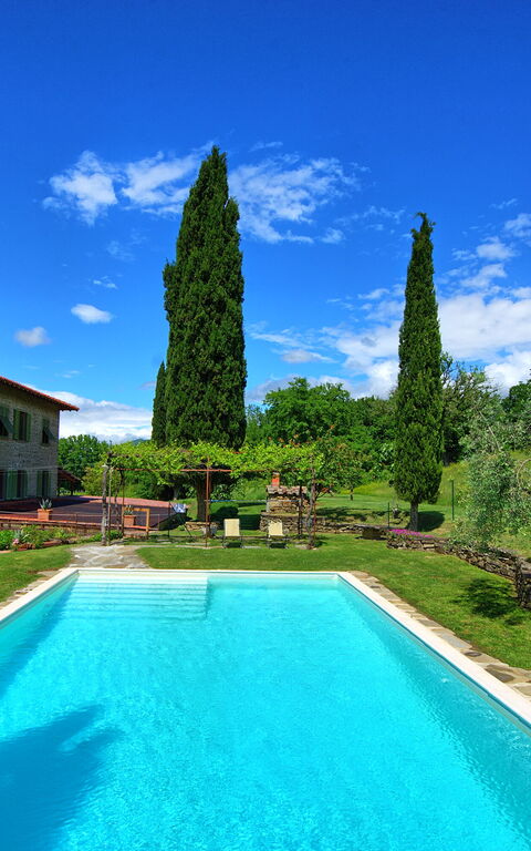 Villa Lo Scoiattolo: Outdoor, Pool