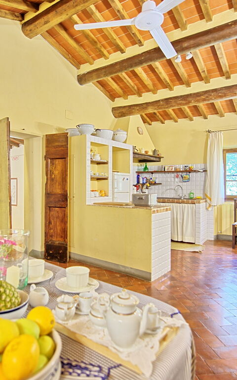 Villa Elisa: Dining Room, Kitchen
