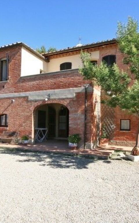 Pienza: Building Exterior