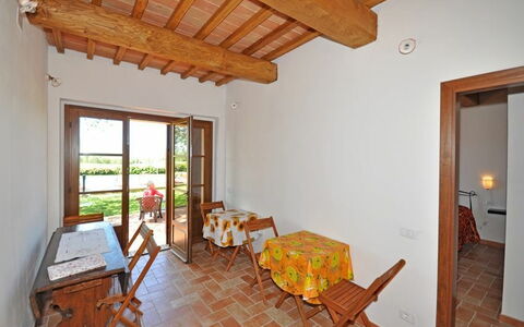 Accommodation Pienza c: Dining Room, Kitchen, Living Room