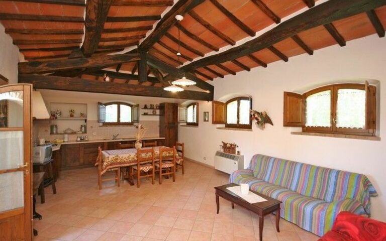 Accommodation Pienza b: Dining Room, Kitchen, Living Room
