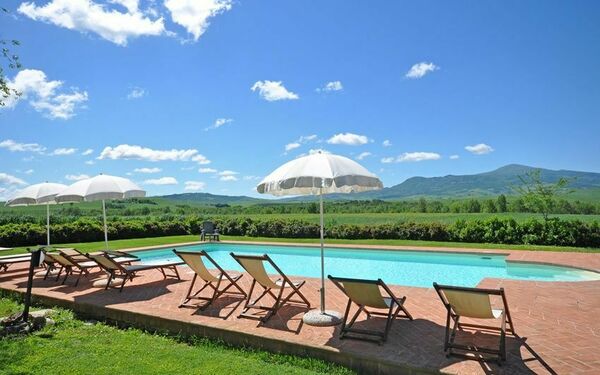 Pienza: Garden, Pool