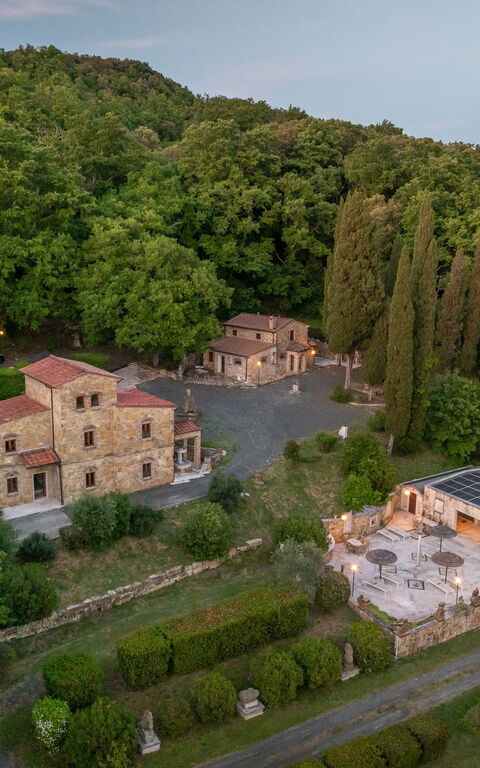 Le Querciolaie with Geothermal Pool: Scenic View