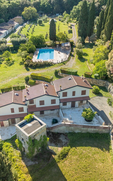 Le Querciolaie with Geothermal Pool: Garden, Pool, Scenic View