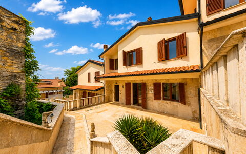 Accommodation Dependance 2: Balcony / Terrace / Patio, Building Exterior, Outdoor