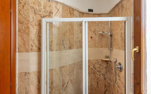 Accommodation Dependance 2: Bathroom, Room Detail