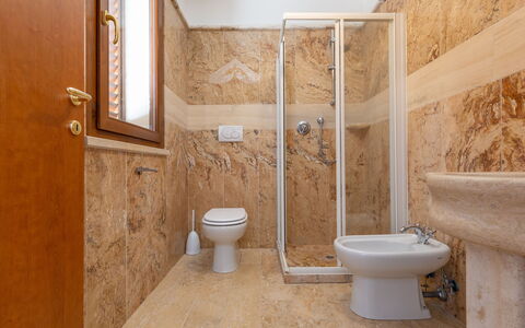 Accommodation Dependance 2: Bathroom