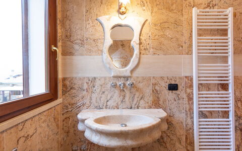 Accommodation Dependence 3: Bathroom
