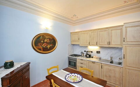 Accommodation Dante 2: Dining Room, Kitchen, Living Room