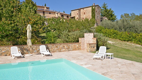 Dante: Building Exterior, Garden, Pool