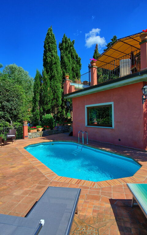 Casa Vania: Building Exterior, Outdoor, Pool