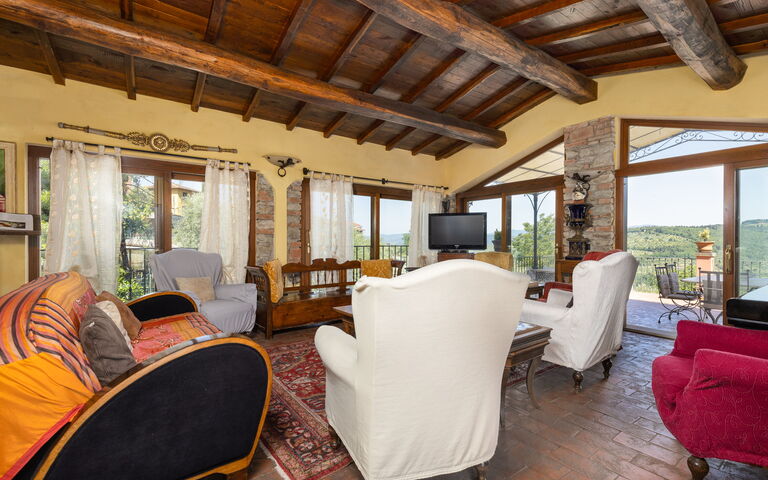 Casa Vania: Living Room