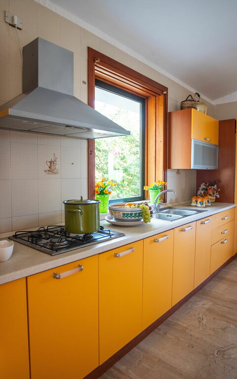Villa Contrada: Kitchen