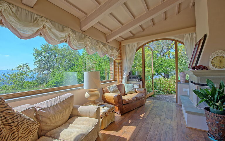 Gellino: Living Room
