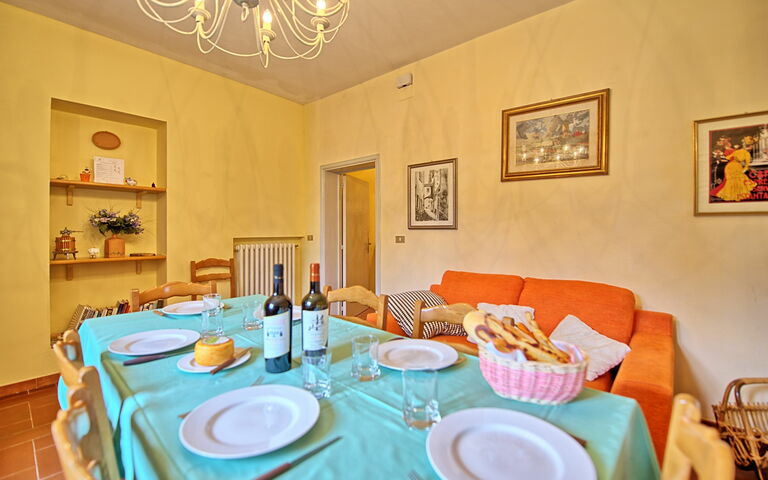 Accommodation Vittoriana 2: Dining Room, Living Room
