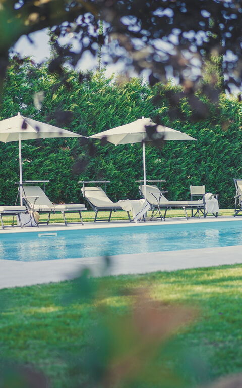 Villa Cassia: Outdoor, Pool