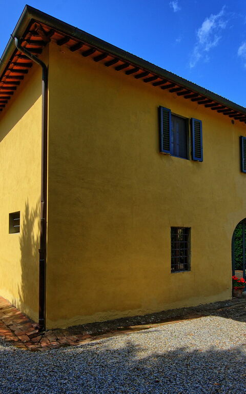 San Carlo: Building Exterior