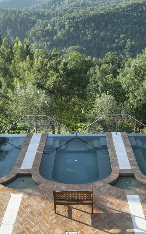 Villa Vittorio: Pool, Wellness