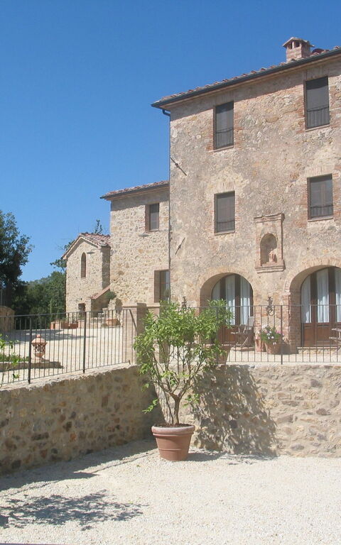 Villa Vittorio: Building Exterior, Garden