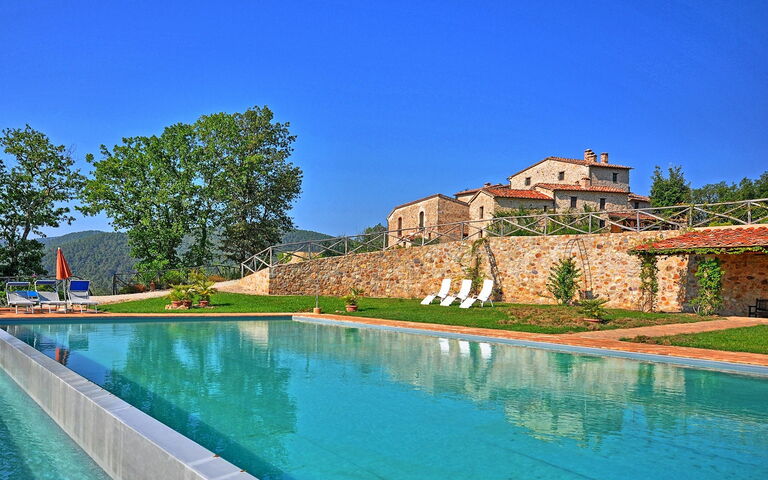 Villa Vittorio: Pool, Scenic View