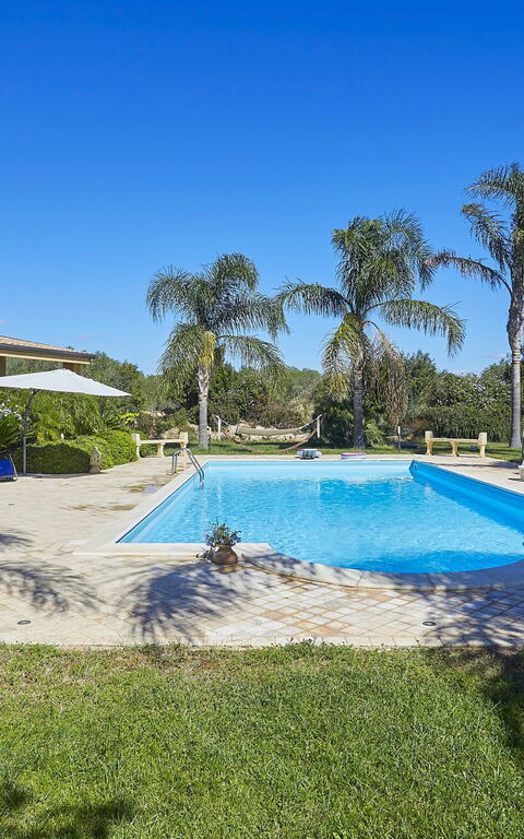 Villa Oasi: Garden, Pool