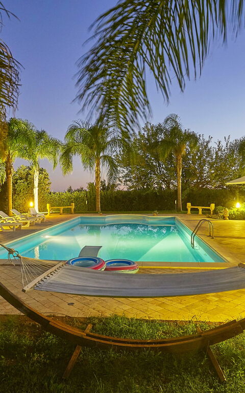 Villa Oasi: Garden, Pool