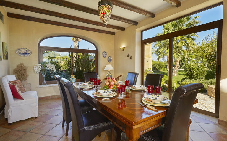 Villa Oasi: Dining Room, Living Room