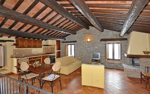 Accommodation Marradi 4: Dining Room, Kitchen, Living Room
