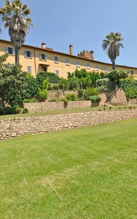 Il Principe: Building Exterior, Garden, Outdoor