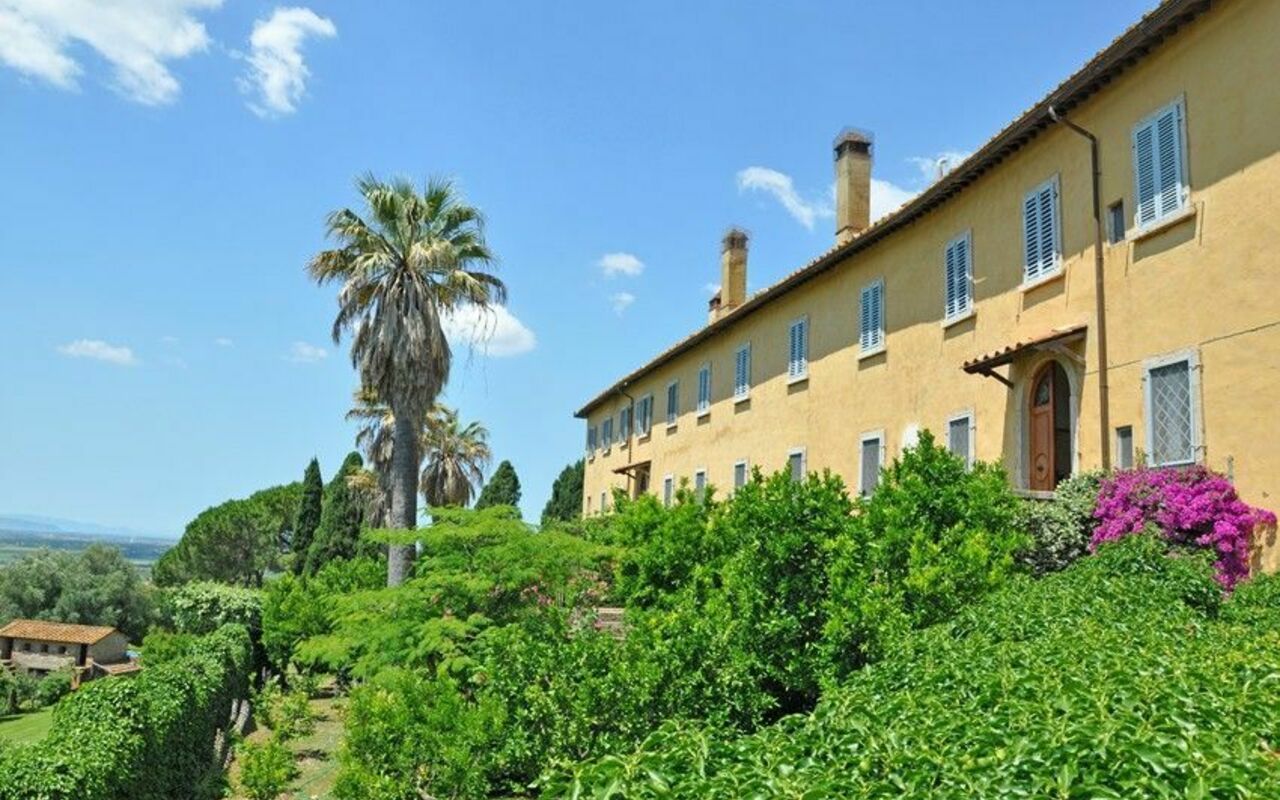 Il Principe: Building Exterior, Garden, Outdoor