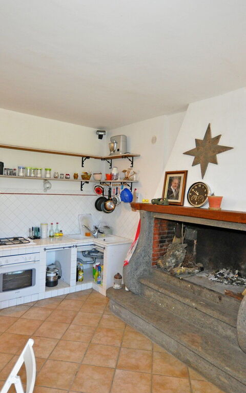 Ginestrella: Dining Room, Kitchen, Living Room