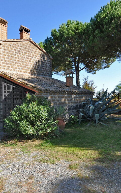 Ginestrella: Building Exterior, Garden