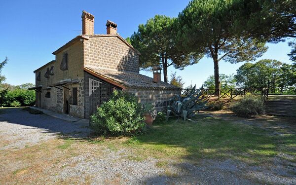 Ginestrella: Building Exterior, Garden