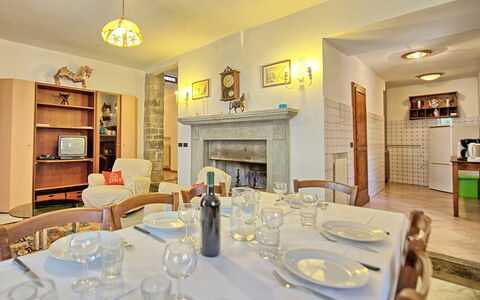 Accommodation Rondini: Dining Room, Living Room