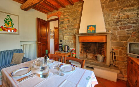 Accommodation Rustico: Dining Room, Kitchen, Living Room