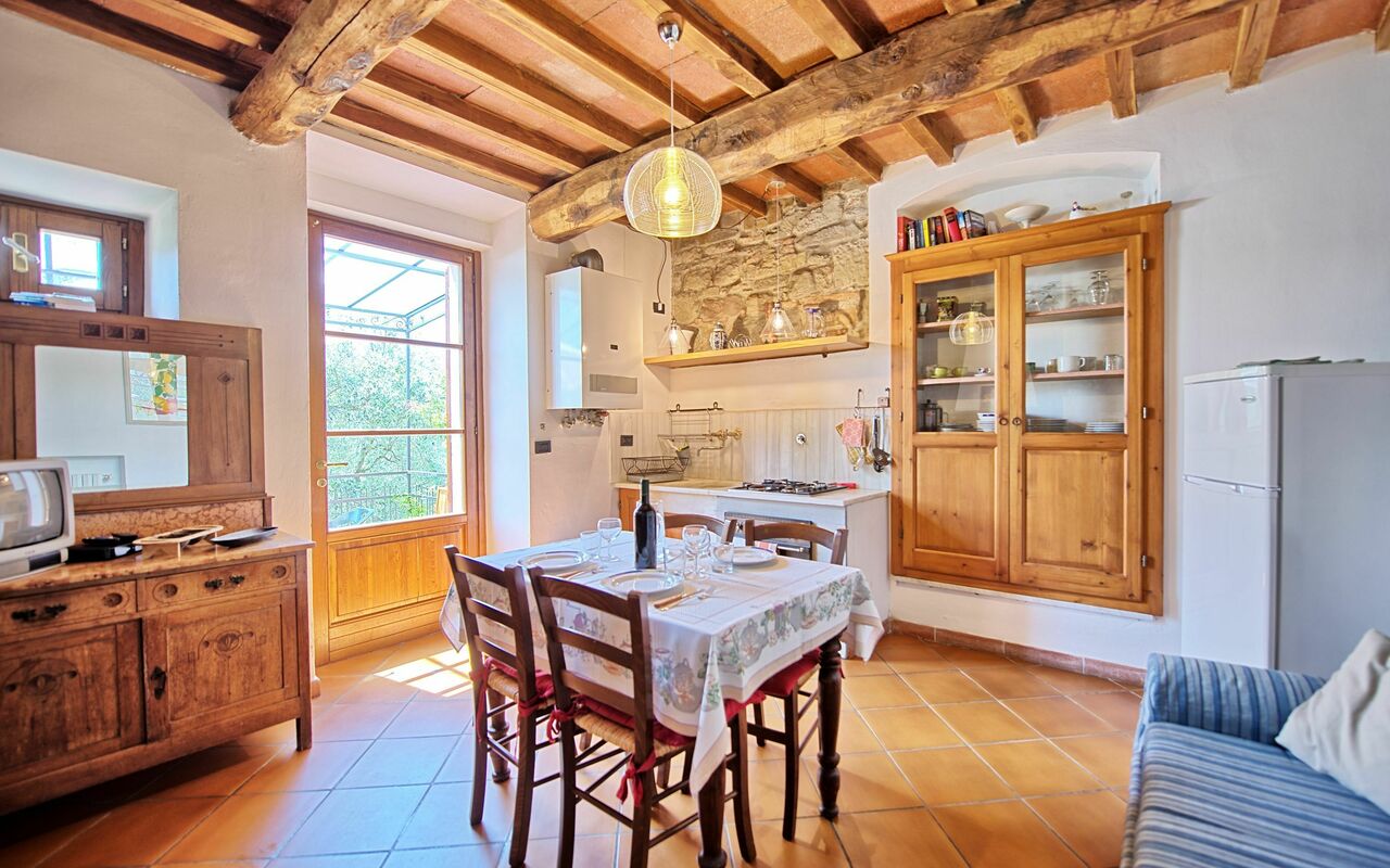 Accommodation Rustico: Dining Room, Kitchen, Living Room