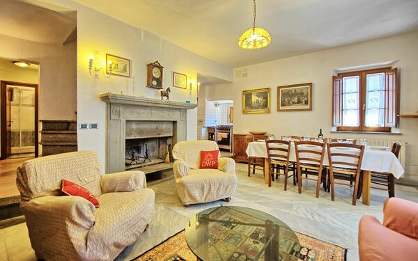 Accommodation Rondini: Dining Room, Living Room