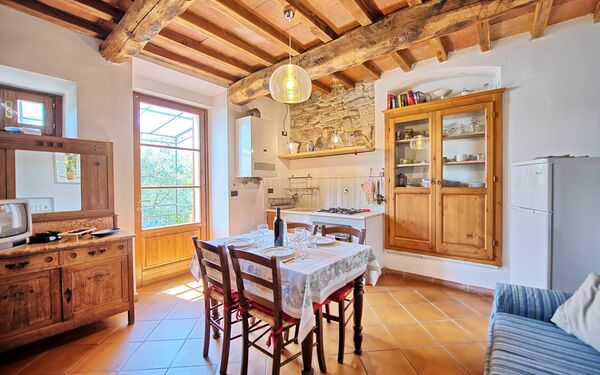 Accommodation Rustico: Dining Room, Kitchen, Living Room