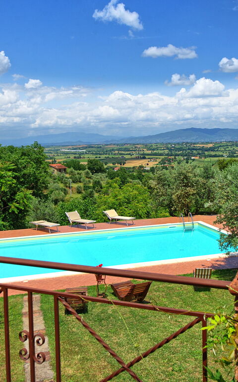 Villa Ulivi: Pool, Scenic View