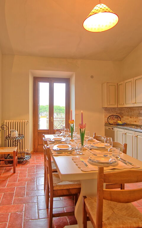 Villa Gloria: Dining Room, Kitchen