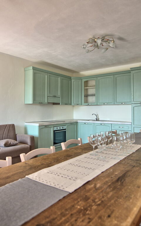 Querciolaia: Dining Room, Kitchen