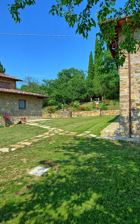 Querciolaia: Building Exterior, Garden