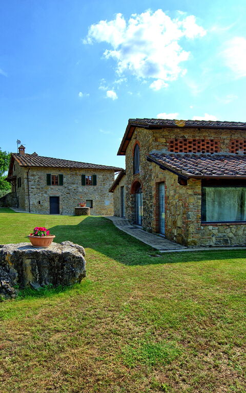 Querciolaia: Building Exterior, Garden