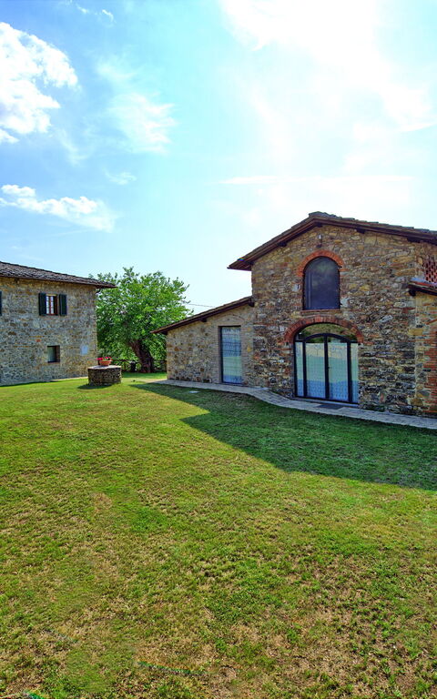 Querciolaia: Building Exterior, Garden