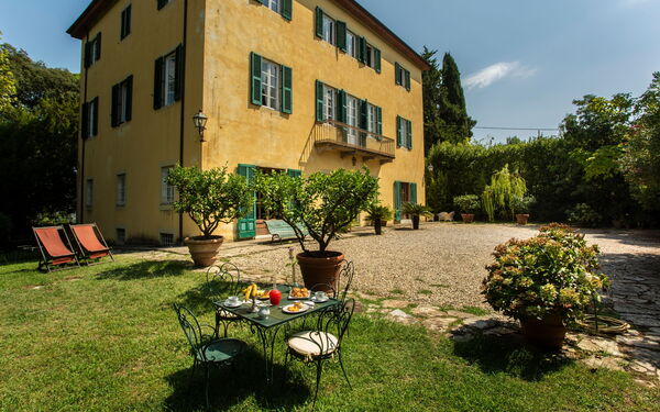 Villa Pedone: Building Exterior, Garden, Outdoor