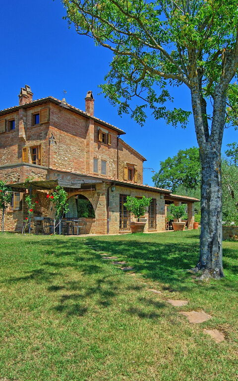 Villa Corolle: Building Exterior, Garden